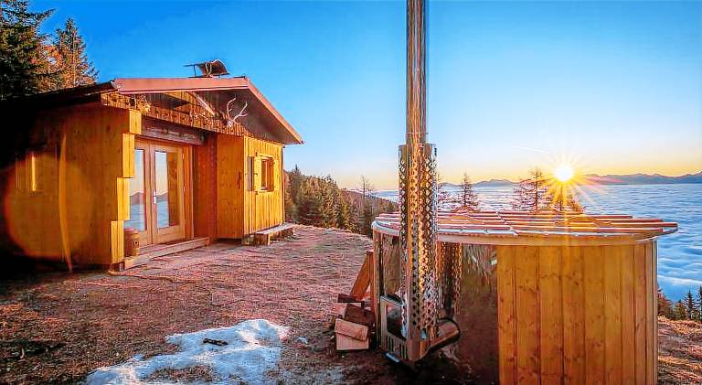 Chalet with pool & hot tub | Dogs allowed — photo 4