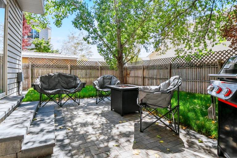 Family-friendly house with barbeque & yard | Mountain view | Pets are welcome — photo 2