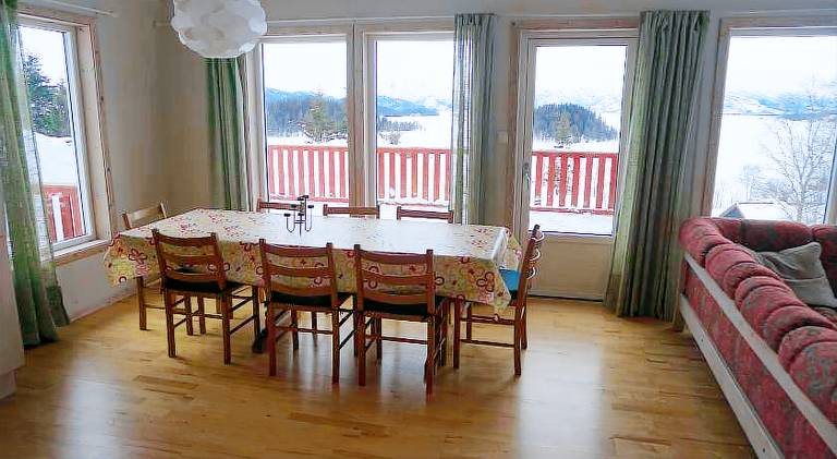 Rental apartment with grill, patio & yard — photo 4