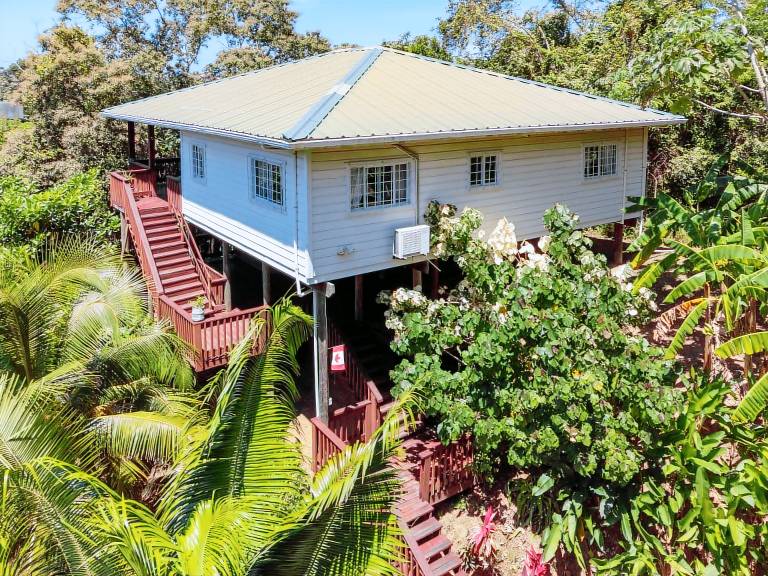 House  Sandy Bay