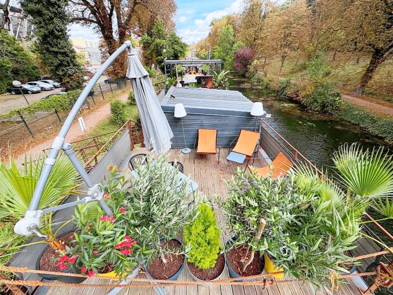 Boat with terrace — photo 4