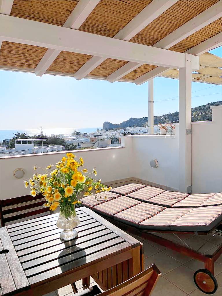 Rental apartment with patio | Sea view — photo 4