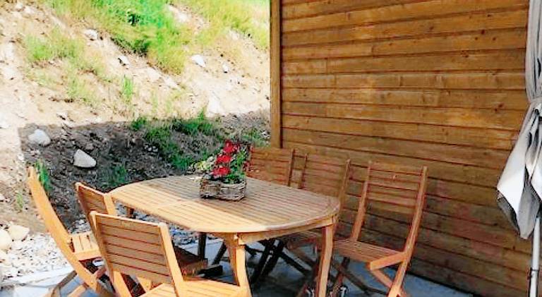 Chalet with hot tub | Pets allowed — photo 5