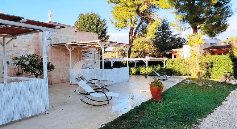 Holiday apartment with terrace & yard — photo 5