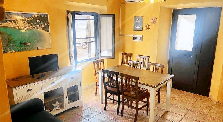 House with 2 rooms for 6 persons — photo 3