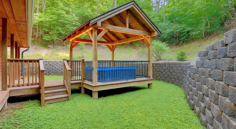 Vacation home with pool & hot tub — photo 5