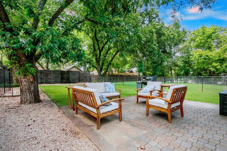 Family-oriented cottage with grill | Pets are welcome in Fredericksburg, TX