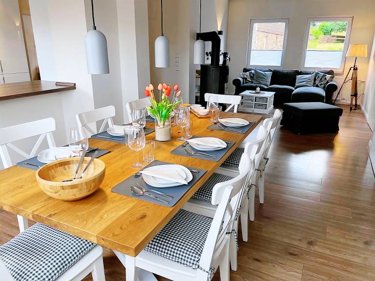 Child-friendly spacious rental apartment with terrace, yard & sauna | Garden view | Pets are welcome — photo 3