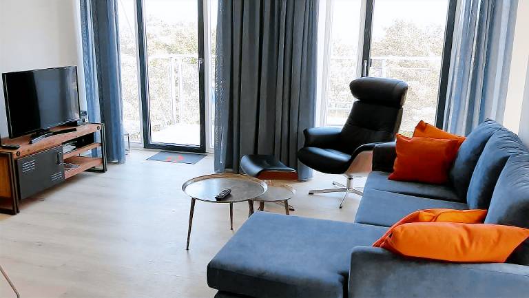 FeWo Albatros: Komfort-Ferienwohnung 93m² mit zwei Bädern & Balkon – Prora — photo 2