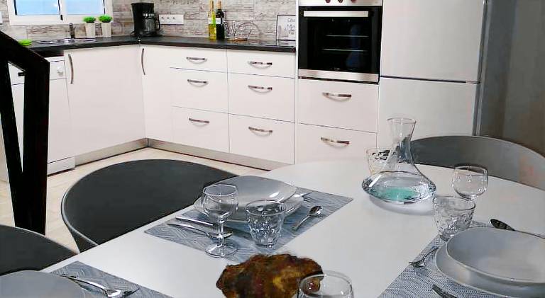 Pleasant rental apartment with pool | Close to the beach | Pet-friendly — photo 2