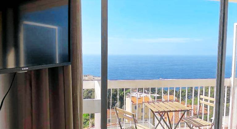 Rental apartment with terrace — photo 3