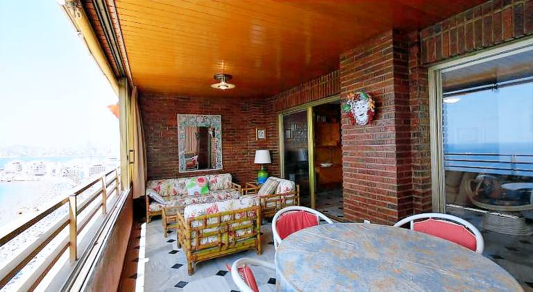 Apartment with pool — photo 2