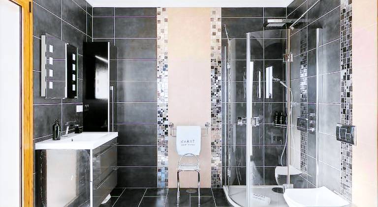 Fully equipped villa with private pool, terrace & hot tub | Suitable for remote work | Pets allowed — photo 4
