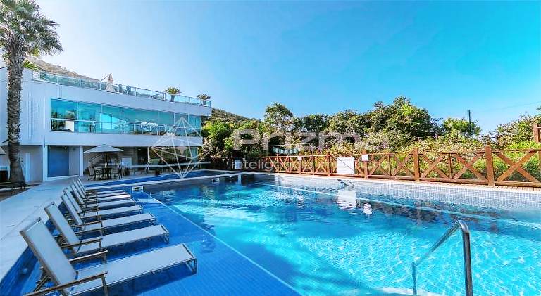 Beautiful holiday apartment with pool | Next to the beach | Pets are welcome in Bombinhas