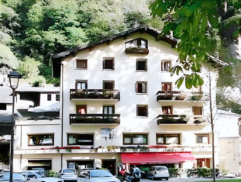 Crimea Wine Hotel in Chiavenna