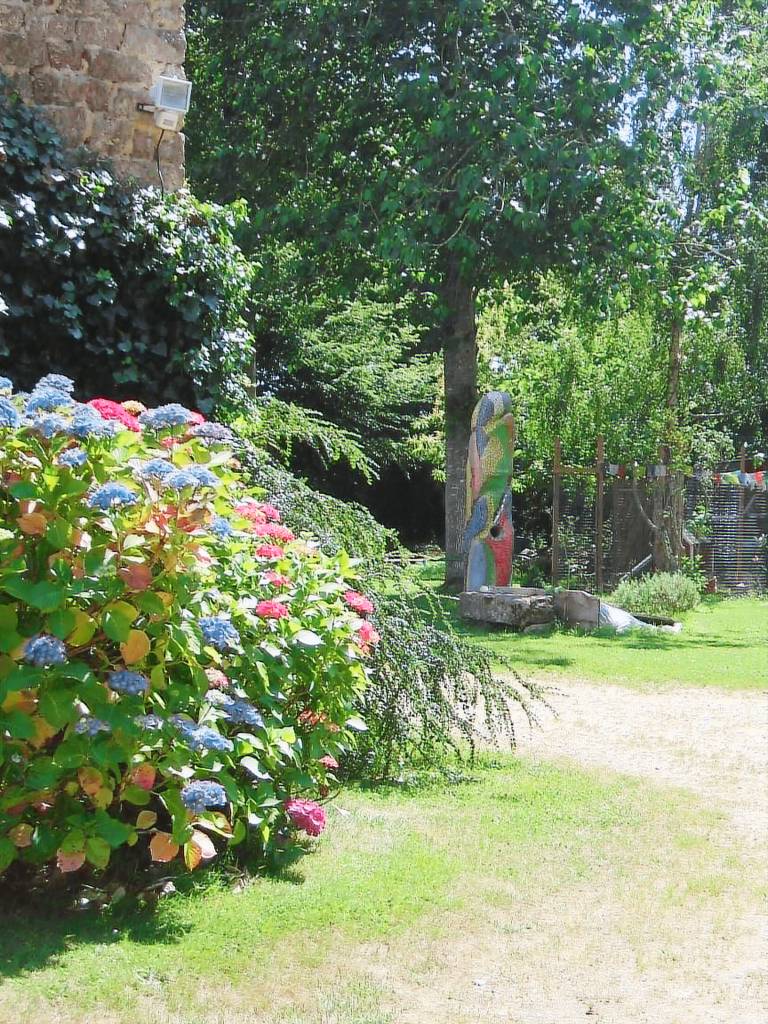 Lovely vacation home with yard | Dogs allowed — photo 3