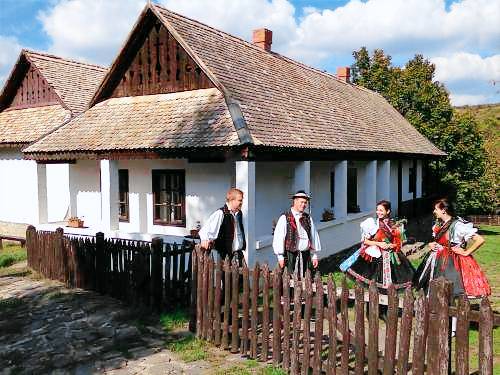 üdülő Hollókő