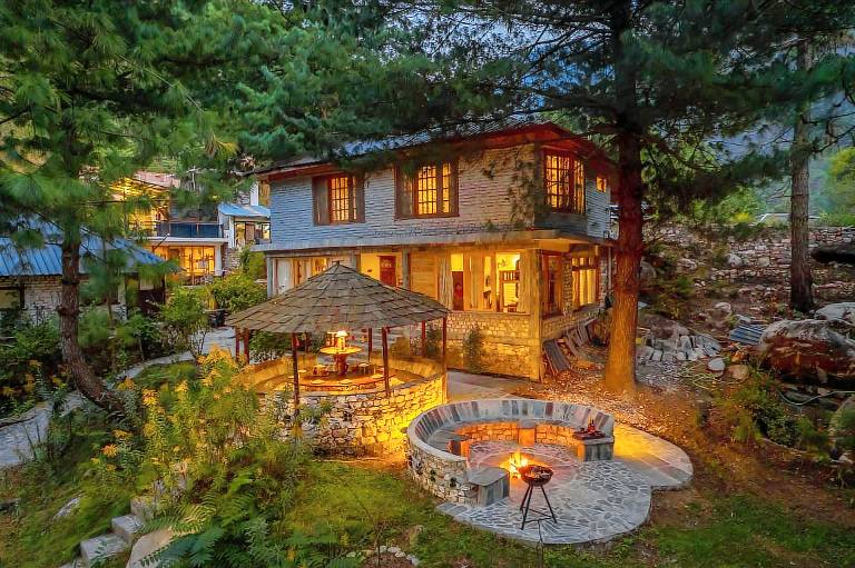Charming villa with garden & barbeque | Dogs allowed in Kullu