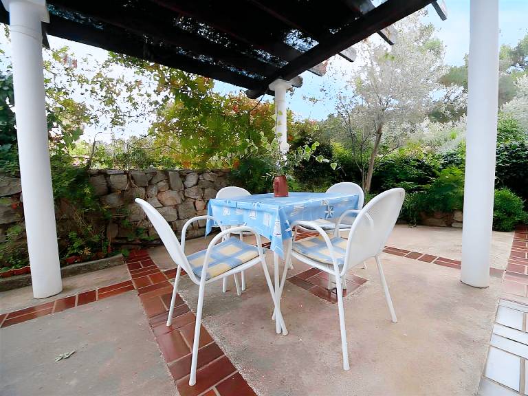Holiday apartment with terrace — photo 4