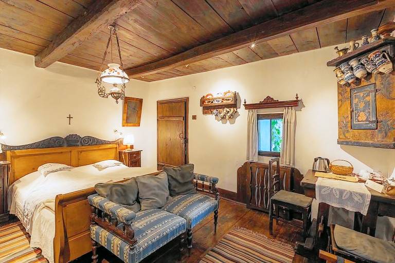 Accommodation Micloșoara
