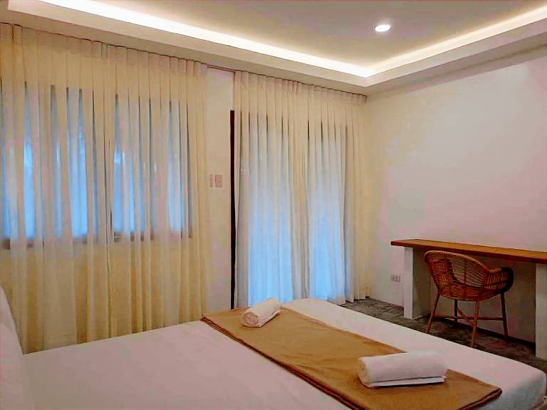 Vacation home with garden & pool in General Luna