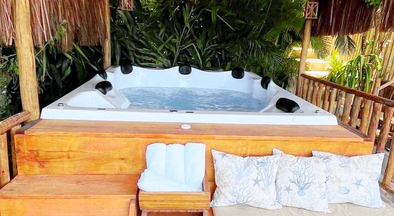 House with pool & hot tub — photo 2