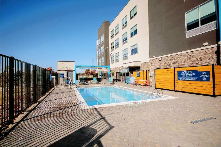 Tru by Hilton The Colony Dallas — photo 4