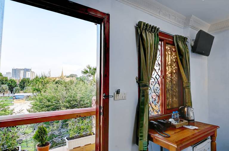 Diamond Palace II in Phnom Penh