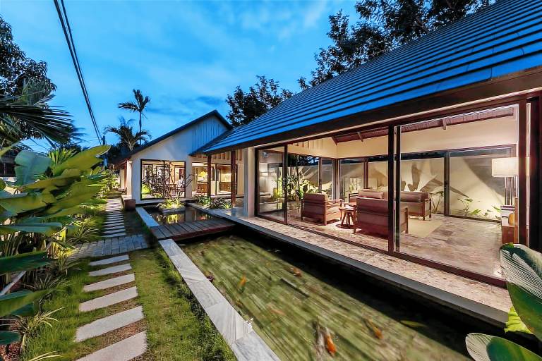 Villa with hot tub, garden & BBQ — photo 3