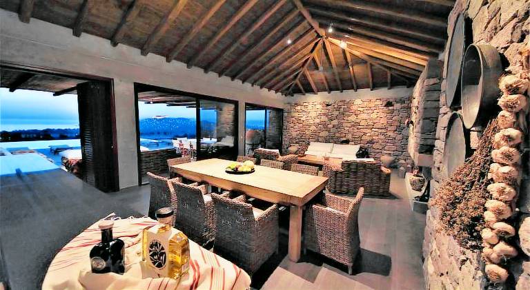 Villa with barbecue, garden & patio | Perfect for remote work — photo 2