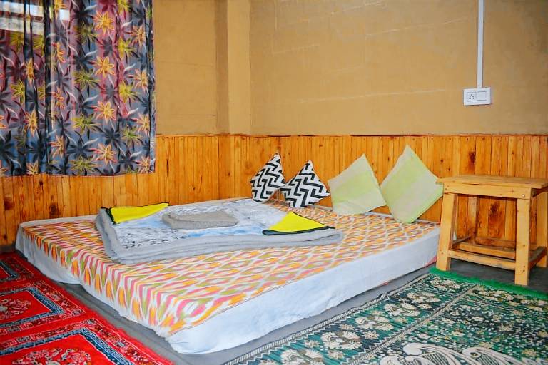 House with yard in Kullu