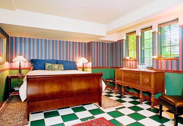 Bed & Breakfast  Capitol Hill