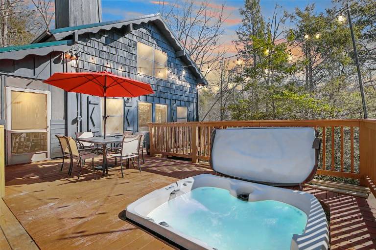 Cabin with terrace & private pool — photo 3