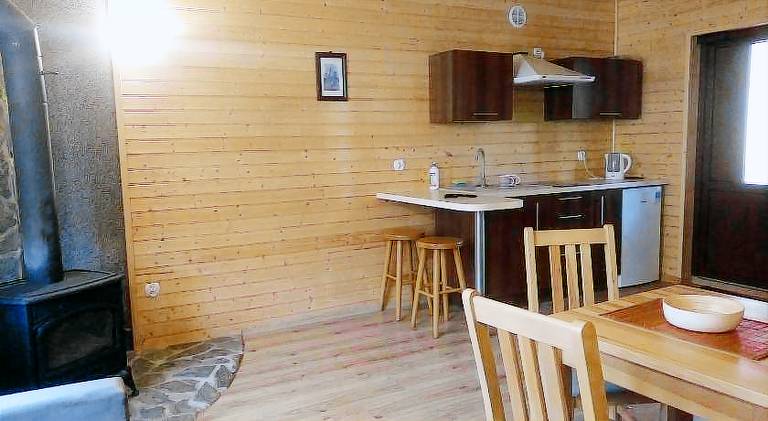 Lodge with barbecue & garden — photo 3