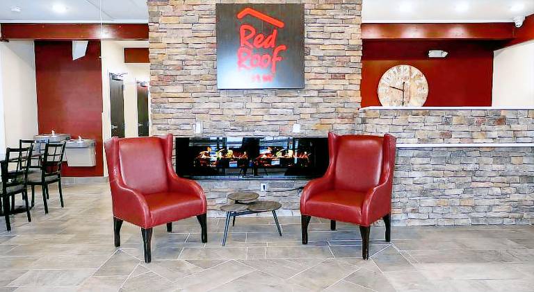 Red Roof Inn Lumberton — photo 3