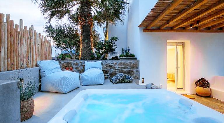 Vacation home with yard, patio & hot tub | Pet-friendly — photo 4
