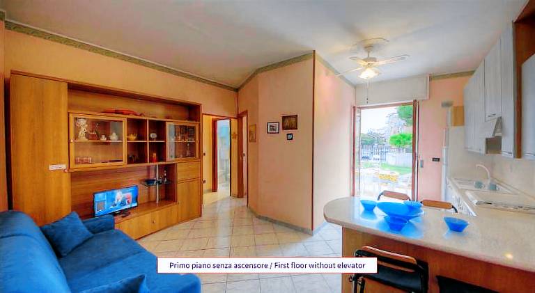 Rental apartment with 2 rooms for 6 persons — photo 2