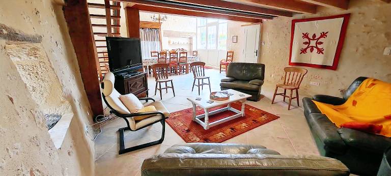Country House “Château De La Beauze Annex” with Private Pool, Terrace, and Wi-Fi — photo 4