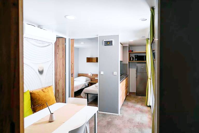 Mobile home with garden & heated pool — photo 3