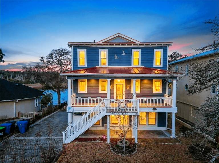 House Oak Island
