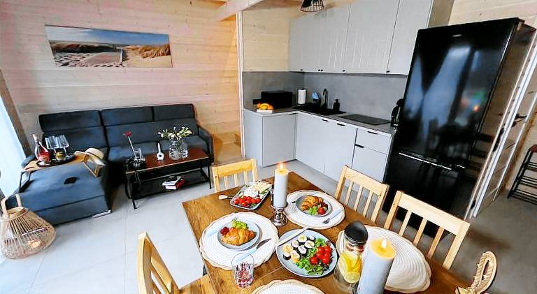 Lodge with yard, terrace & barbeque | Dogs allowed — photo 3