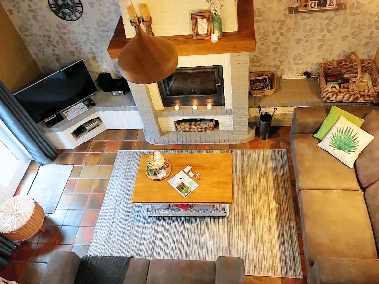 Windekind mit Blick auf die Felder