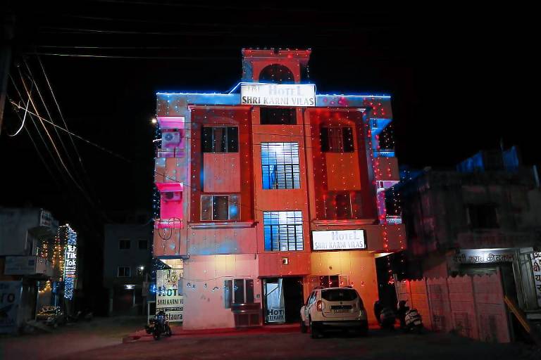 Hotel Shri Karani Vilas