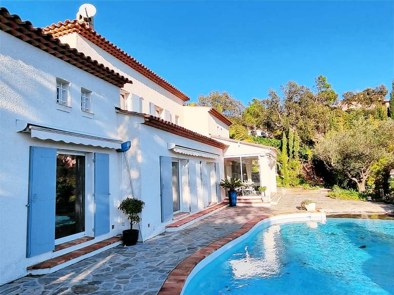 Villa with private pool & grill — photo 2