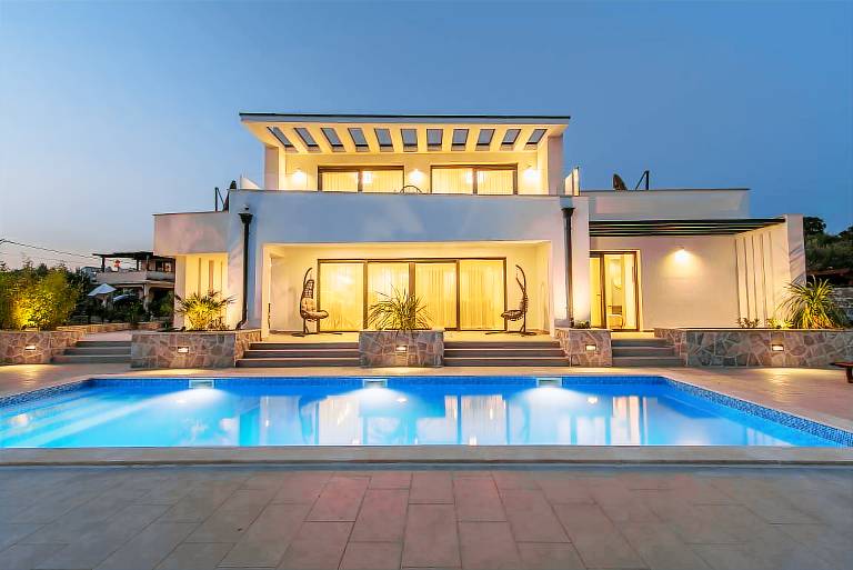 Villa  Brzac