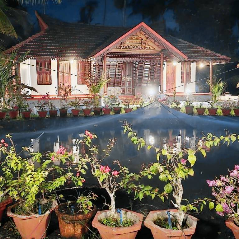 Beautiful vacation home with pool & barbeque | Water view | Dogs allowed — photo 3
