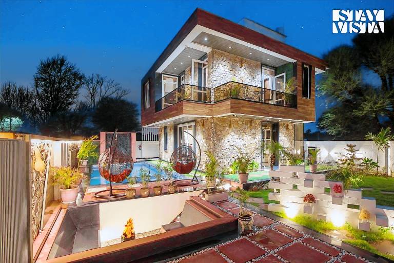 232 m&sup2; Villa