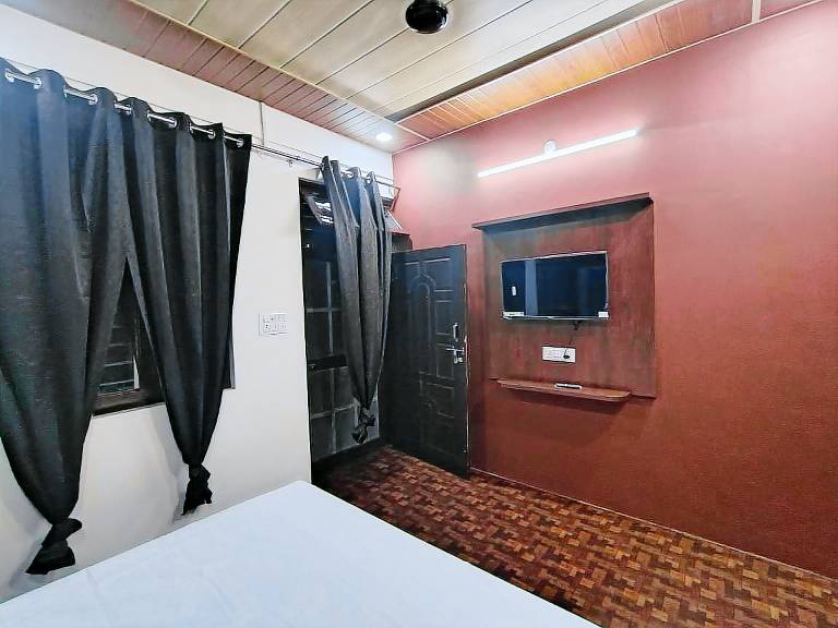 Down Hill Homestays in Mussoorie