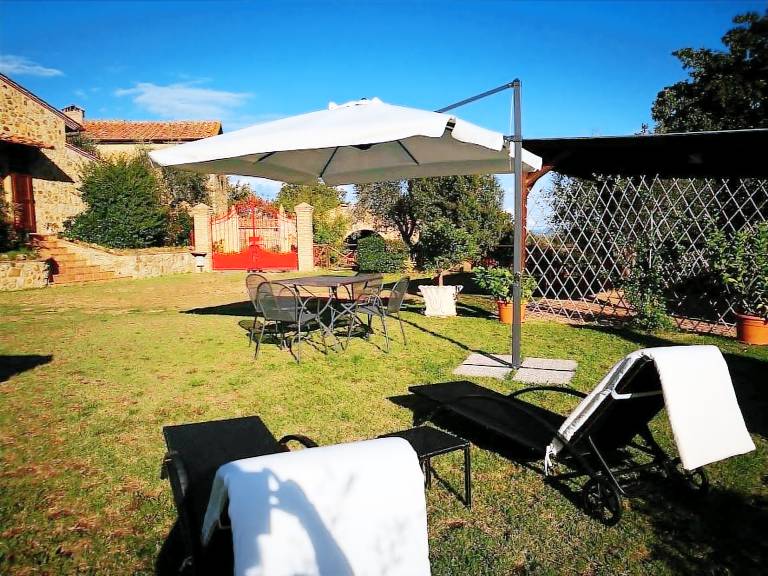 House with barbeque & garden — photo 4