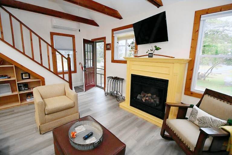 House  Hurleyville